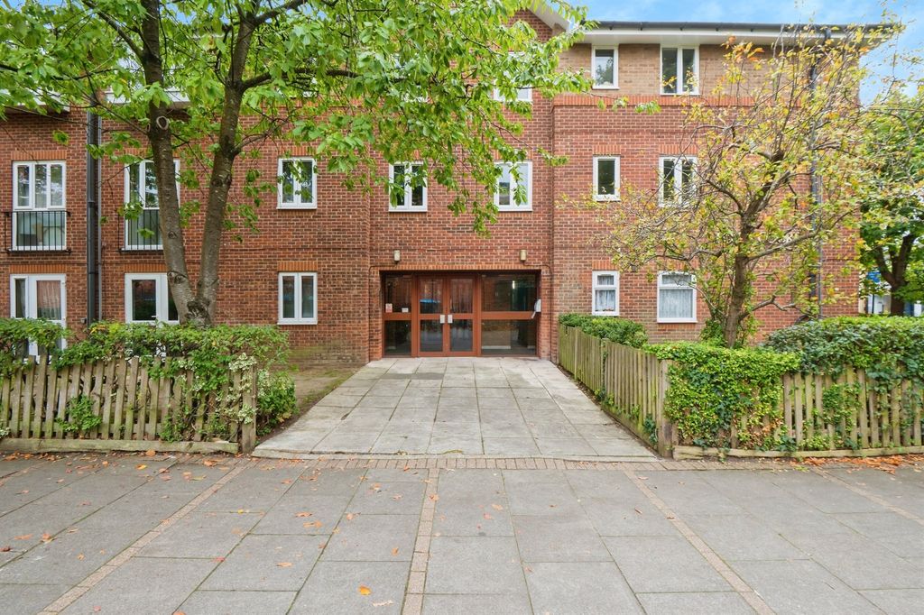 Property photo 1 of 12