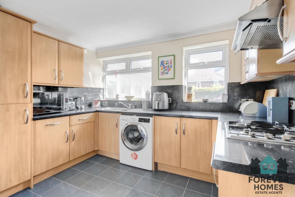 Property photo 3 of 15