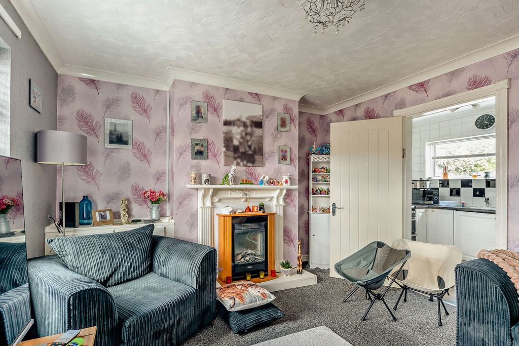 Property photo 2 of 17