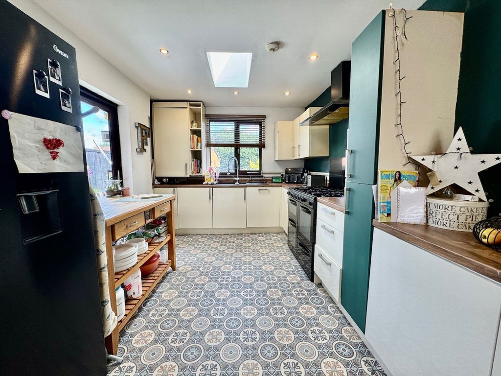 Property photo 3 of 39