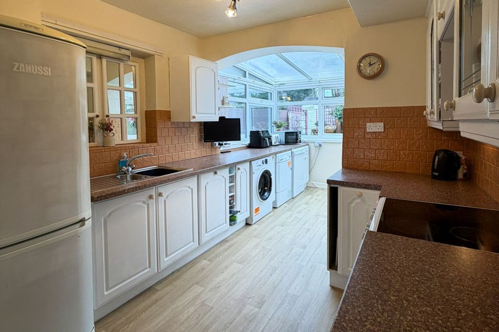 Property photo 3 of 25