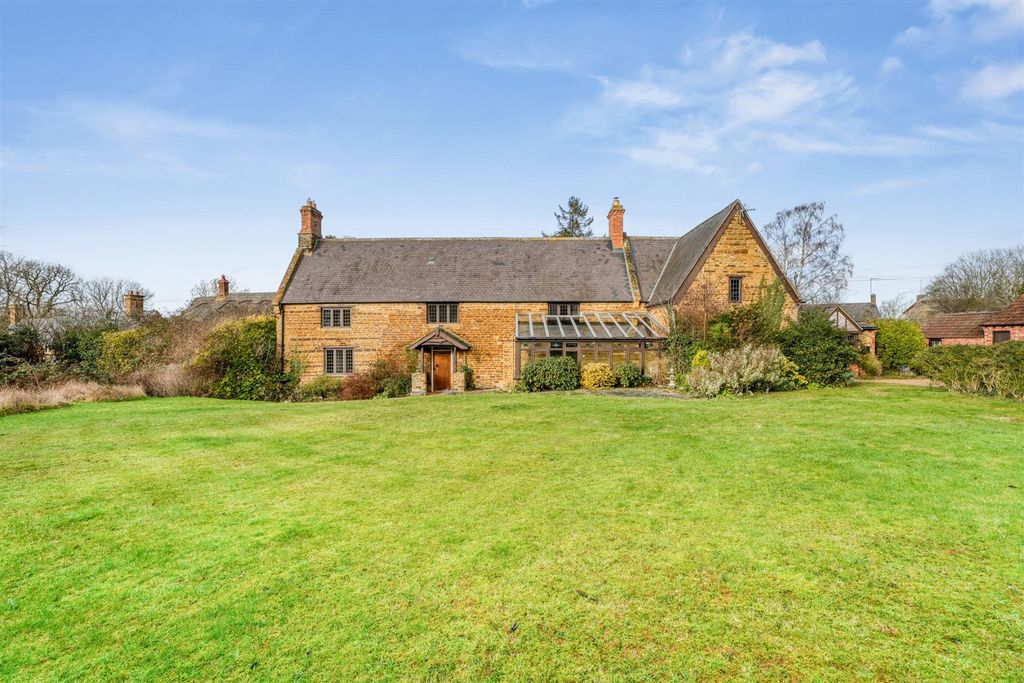 Property photo 3 of 43