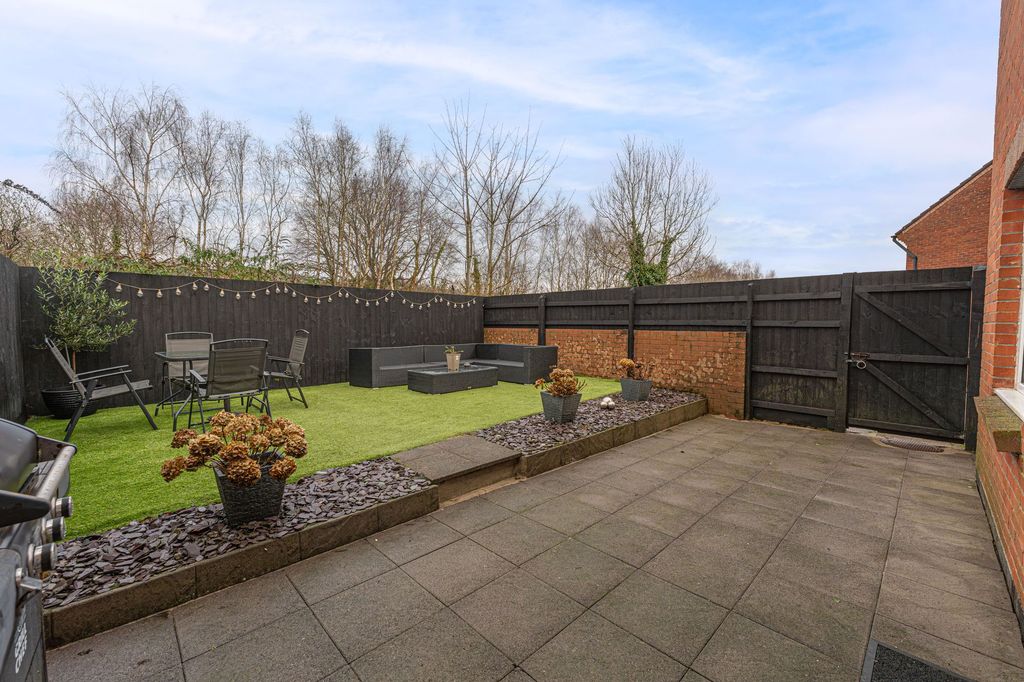 Property photo 2 of 24