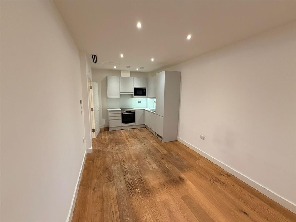 Property photo 2 of 8 Flat 36 3 Vista Court IV.Jpg