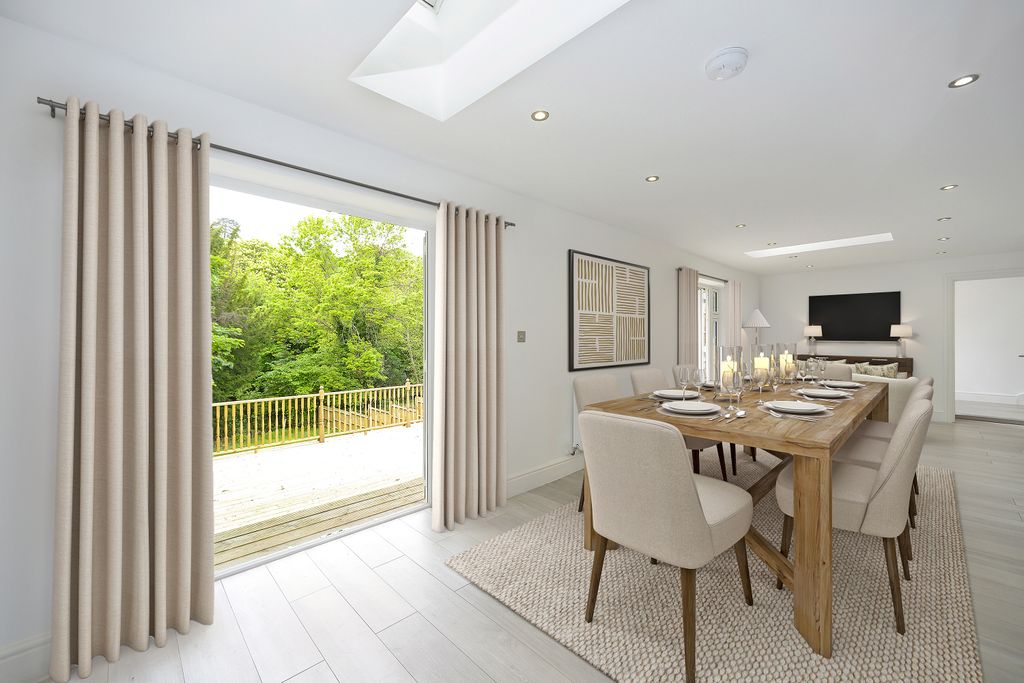 Property photo 3 of 13 Dining Area