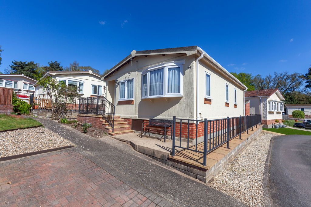 Property photo 1 of 11 Photo 8