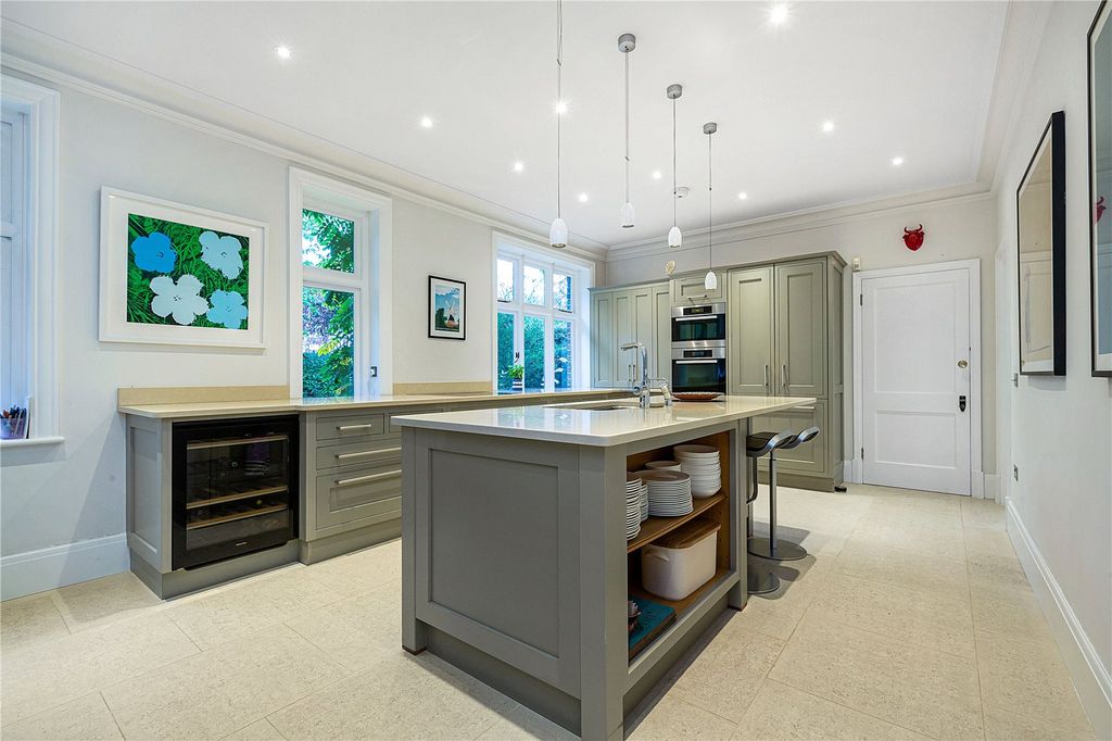 Property photo 3 of 22 Kitchen