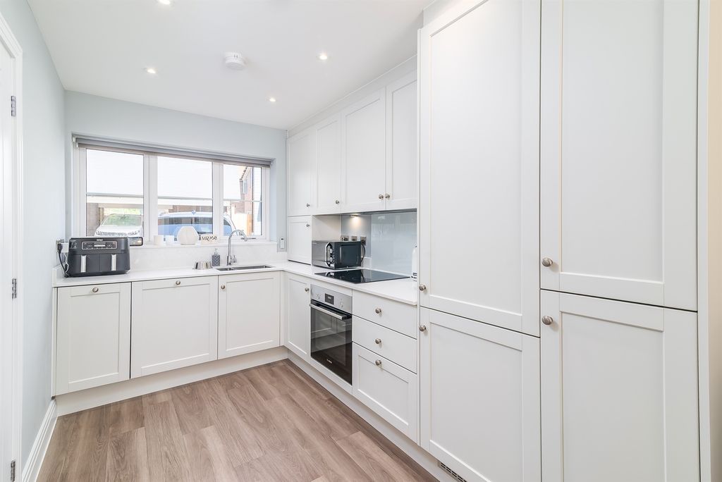 Property photo 3 of 20 Kitchen Diner