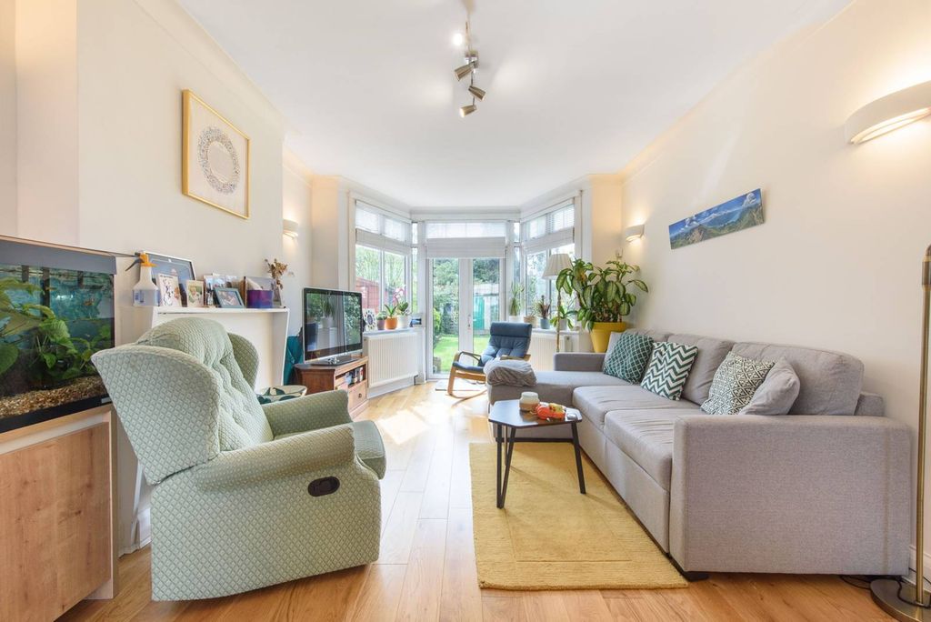 Property photo 2 of 12