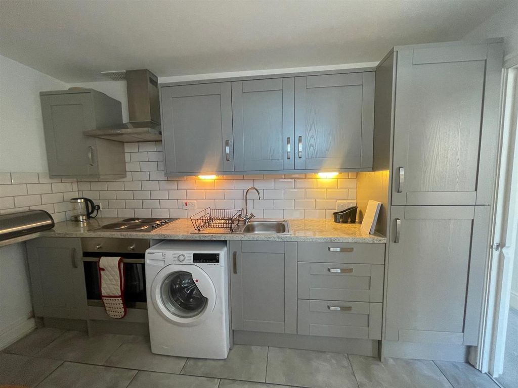 Property photo 2 of 15 Kitchen