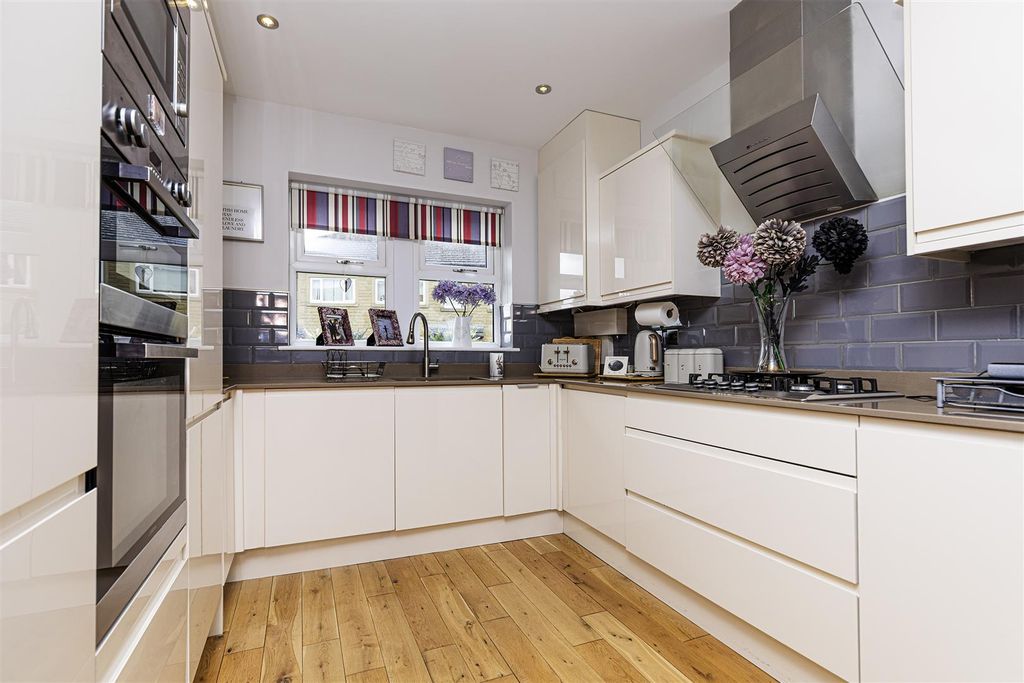 Property photo 2 of 36 Kitchen Diner