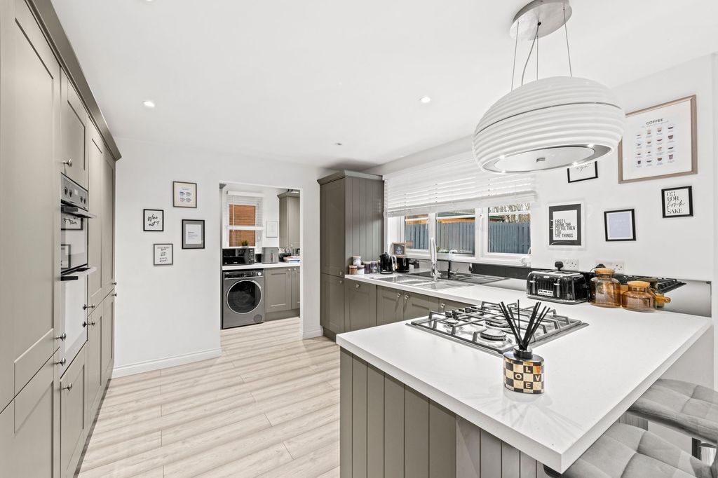 Property photo 3 of 30