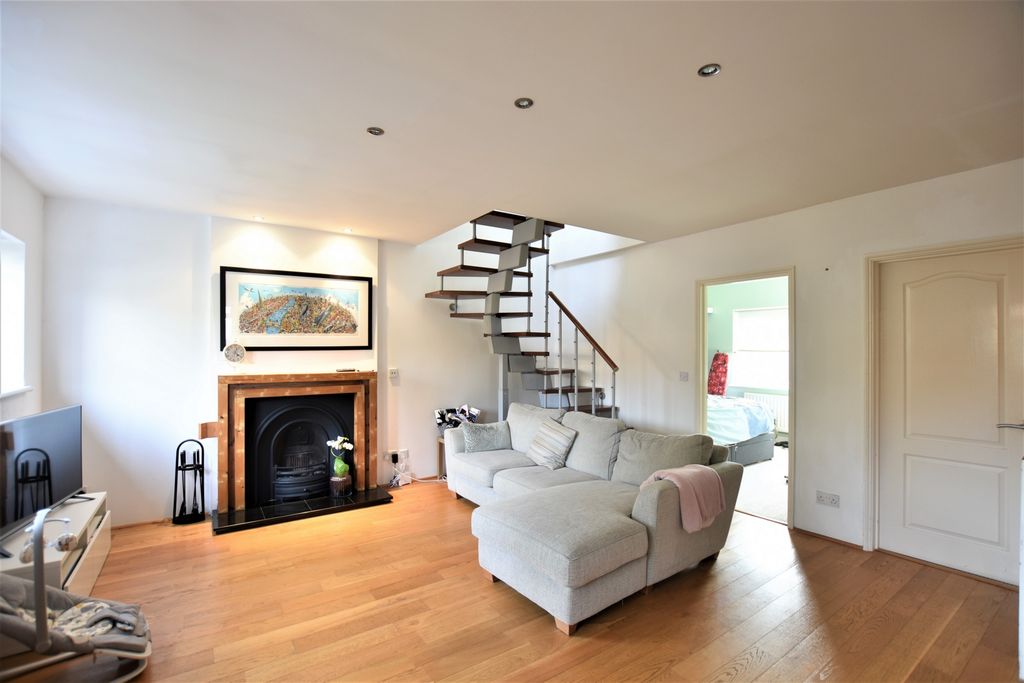 Property photo 2 of 12 Photo 7
