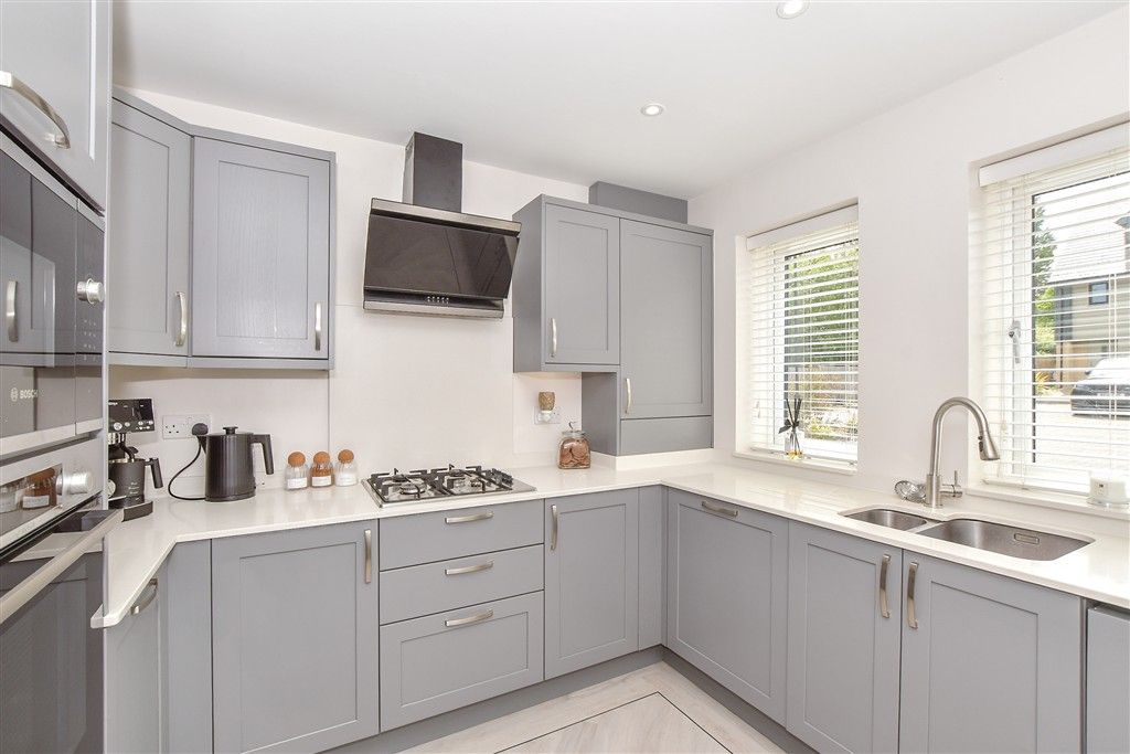 Property photo 3 of 15 Kitchen
