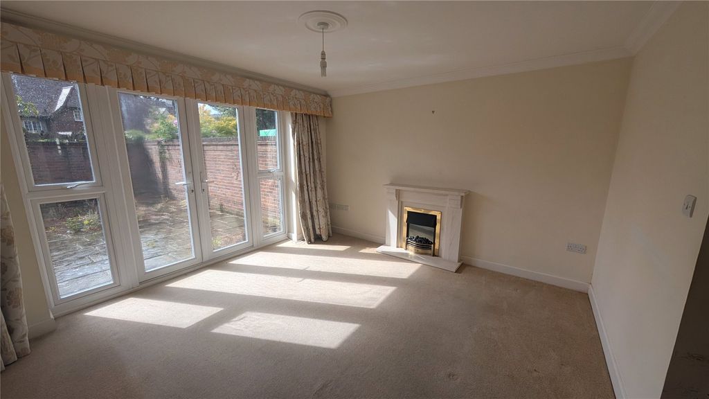 Property photo 2 of 9 Picture No. 11
