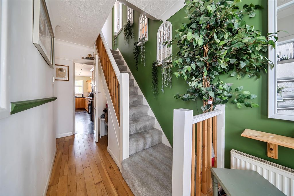 Property photo 3 of 15 Entrance Hall