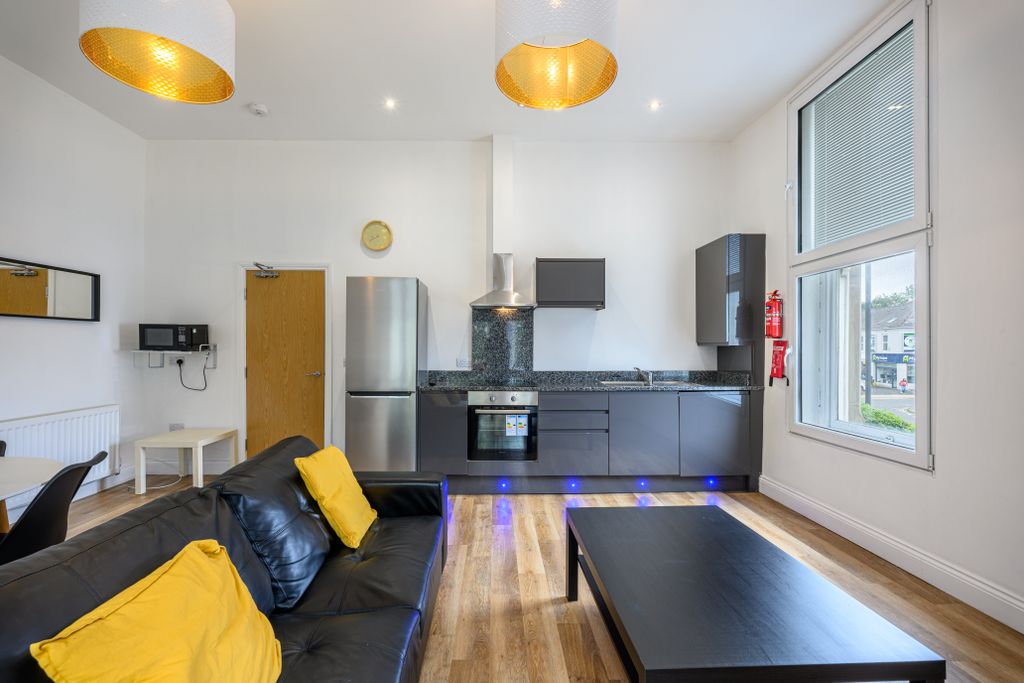 Property photo 1 of 10 20250820 Ras 11E Osbourne Terr-1