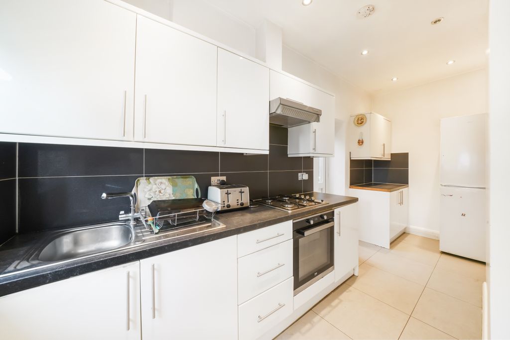 Property photo 1 of 7 1A Staverton Road - 3Rewl6H7Mttwmxcwyysf
