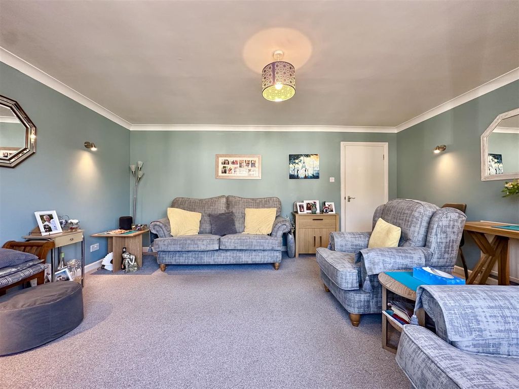 Property photo 3 of 24