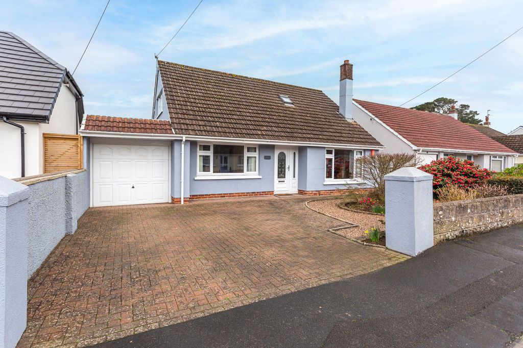 Property photo 1 of 28