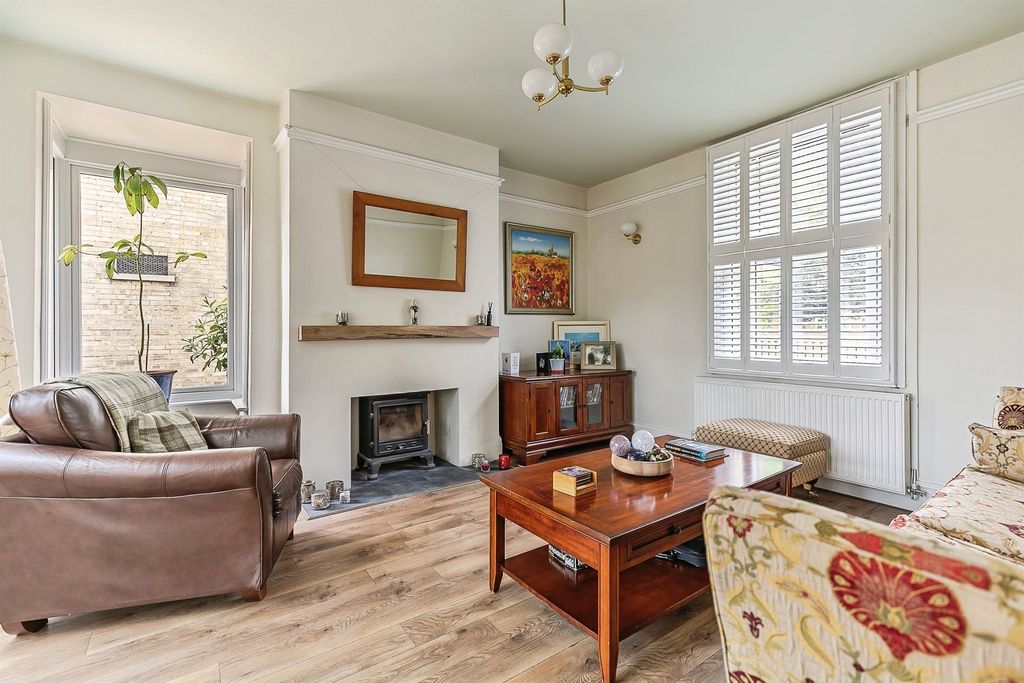 Property photo 3 of 17