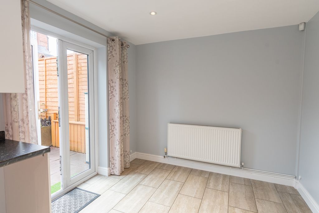 Property photo 3 of 13 Photo 6