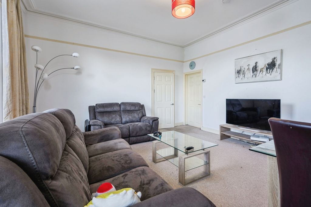 Property photo 2 of 7 Pbox-Img.Jpg