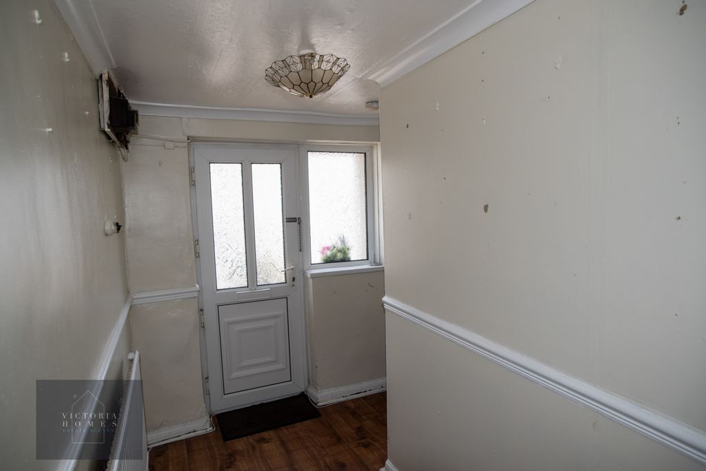 Property photo 3 of 32 Photo 9