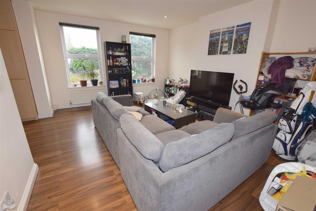 Property photo 3 of 8