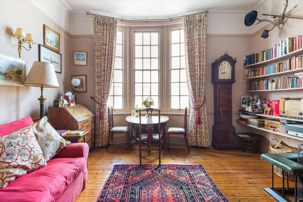 Property photo 1 of 10 Image