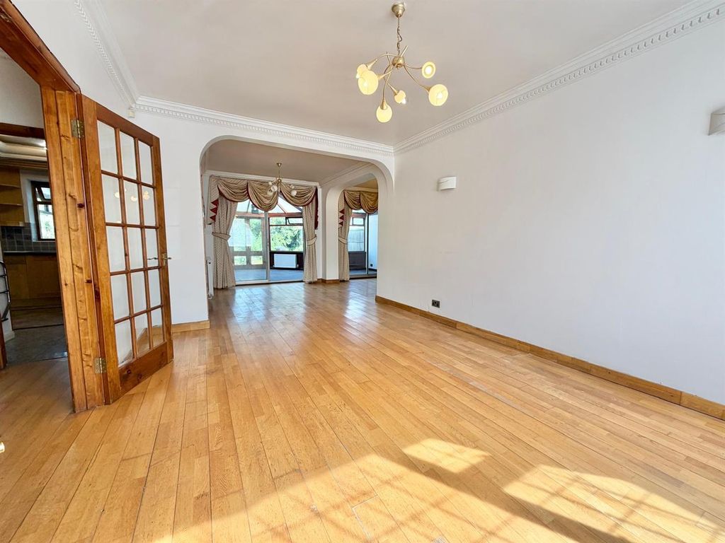 Property photo 2 of 12 Davidson Frost-Wellings, Dfw Dalkeith Grove, Livin