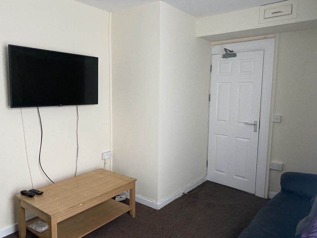 Property photo 3 of 11 550A4D56-0460-4A68-Bf4C-61Cbb02A0A8C