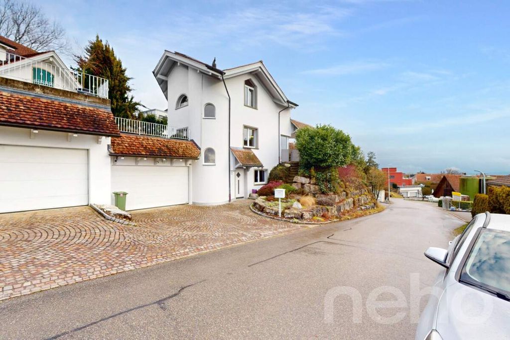 Property photo 3 of 13