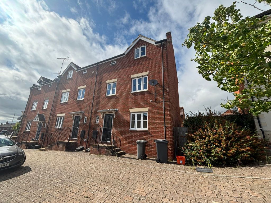 Property photo 1 of 7 Front