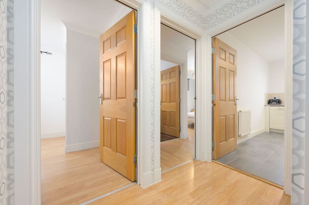 Property photo 3 of 24