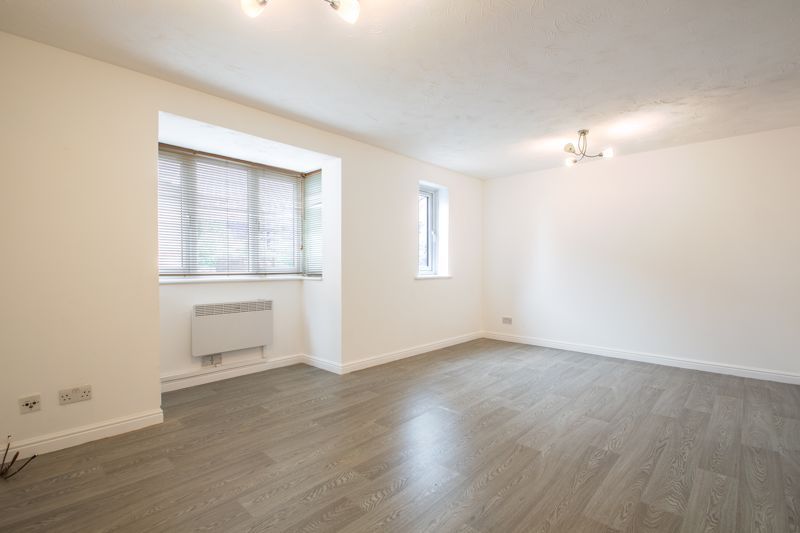 Property photo 3 of 7 Photo 5