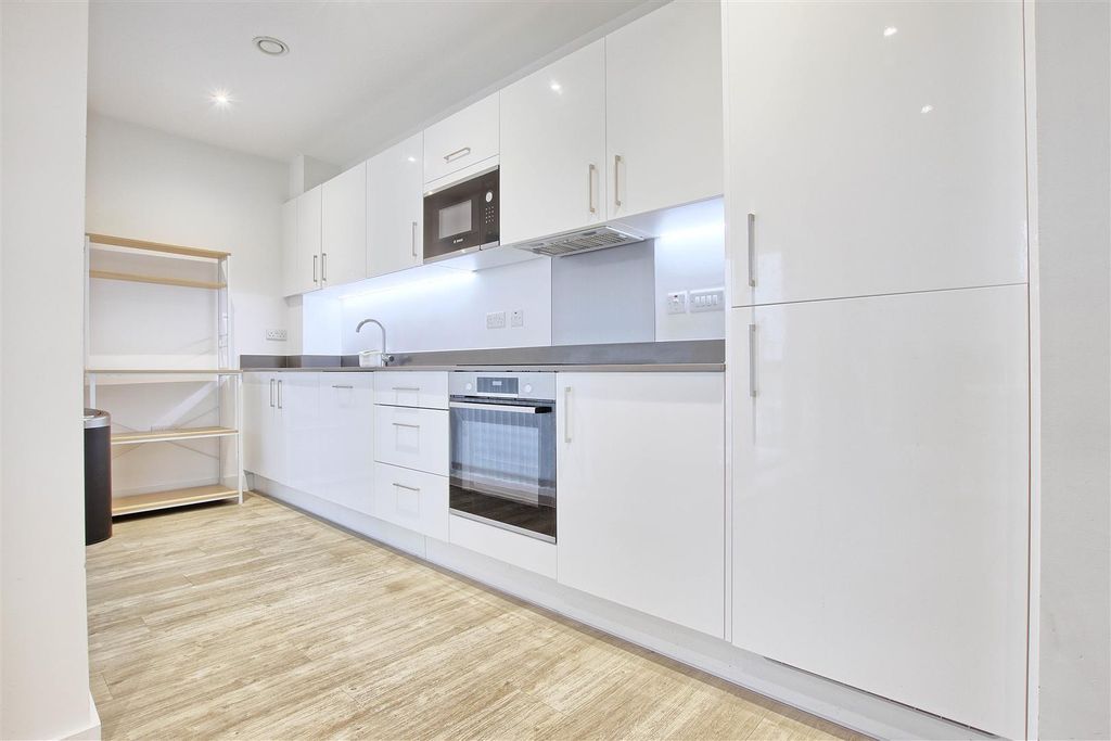 Property photo 2 of 21 Kitchen 1.Jpg