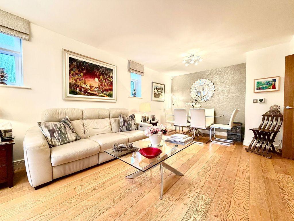 Property photo 3 of 21