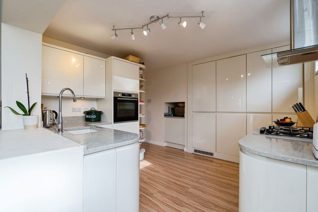 Property photo 3 of 20 Pbox-Img.Jpg