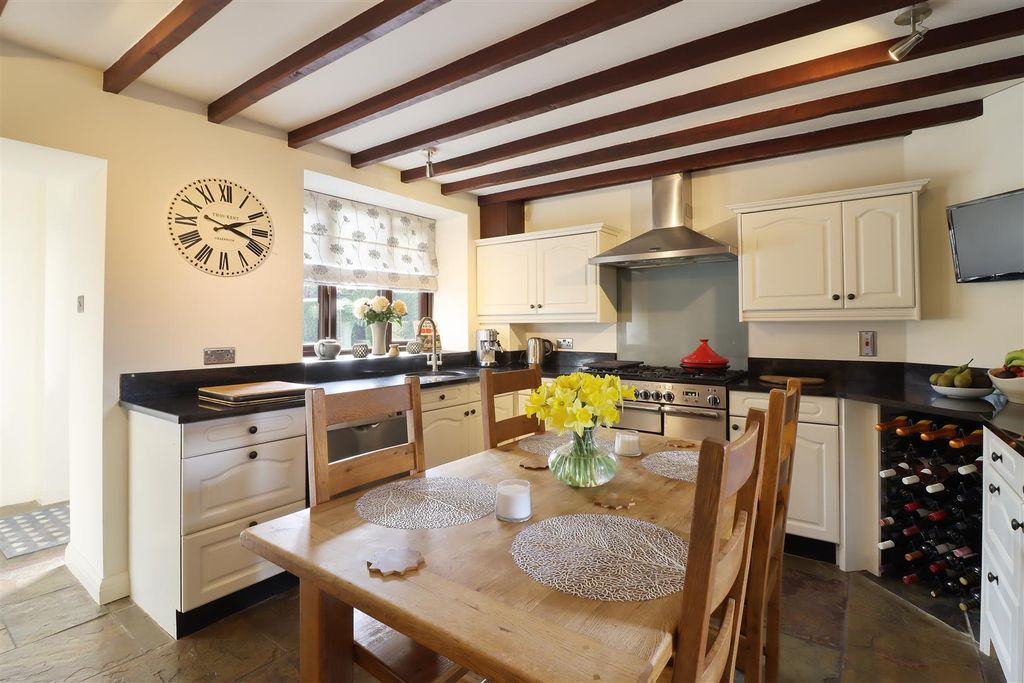 Property photo 2 of 32 Kitchen 1