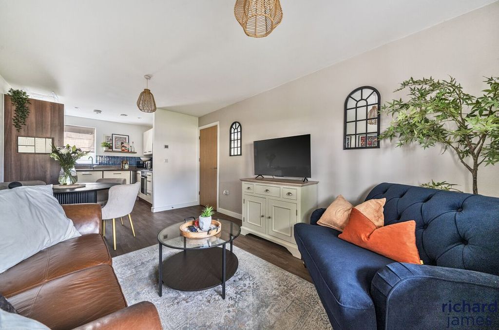 Property photo 2 of 21 5489A74945904080B9905A4797d47152