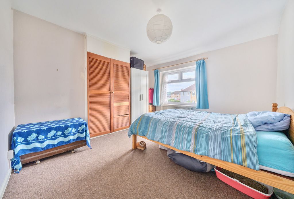 Property photo 3 of 18 1457460-8-69Fb76B...