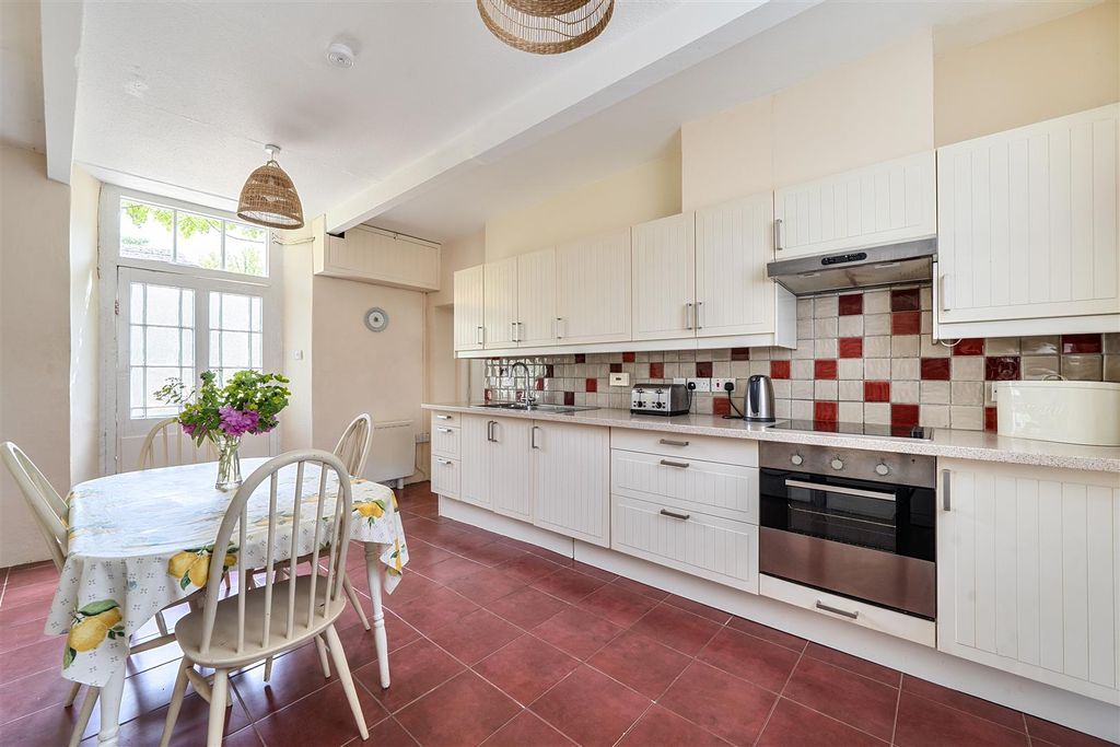 Property photo 3 of 18 Coach House Kitchen