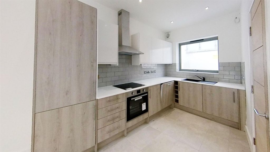 Property photo 2 of 19 Rose-Joan-Kitchen.Jpg