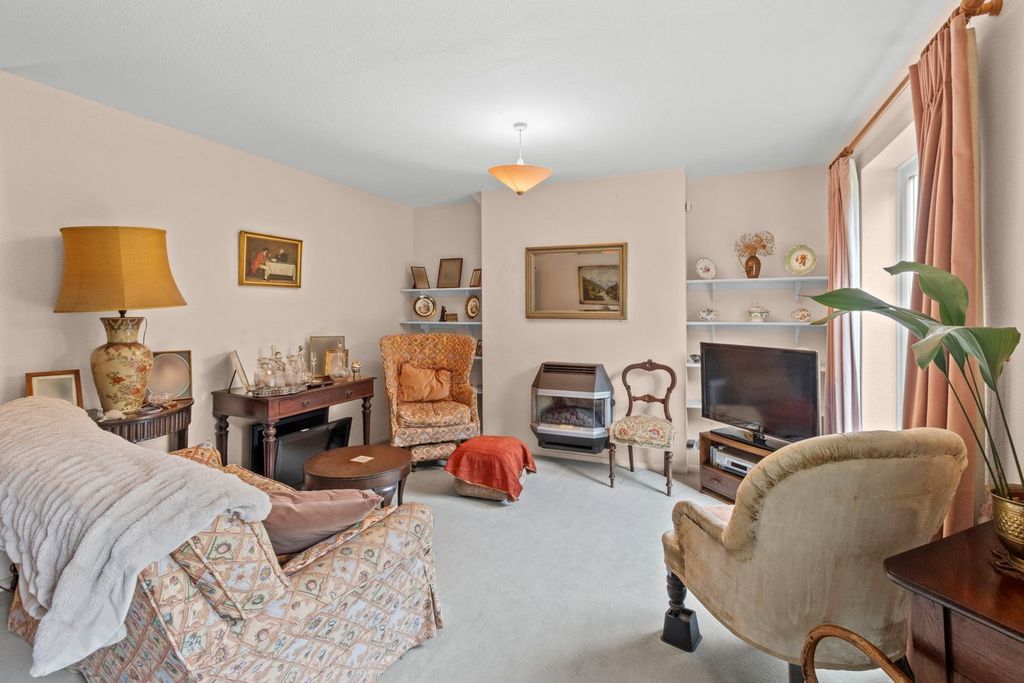 Property photo 2 of 29