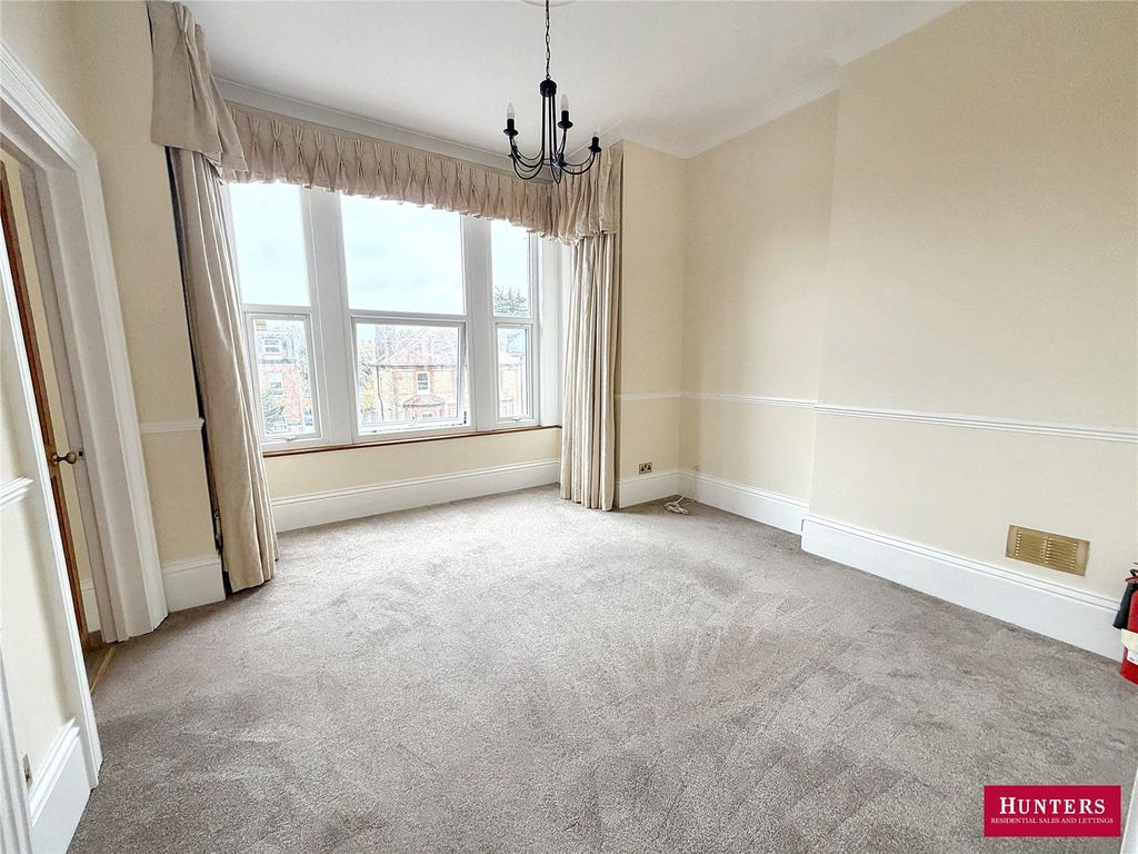 Property photo 2 of 8 Picture No. 14