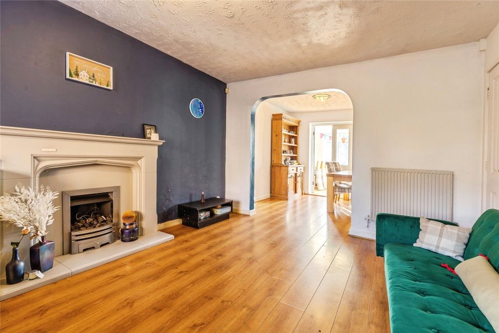 Property photo 2 of 22 Picture No. 18