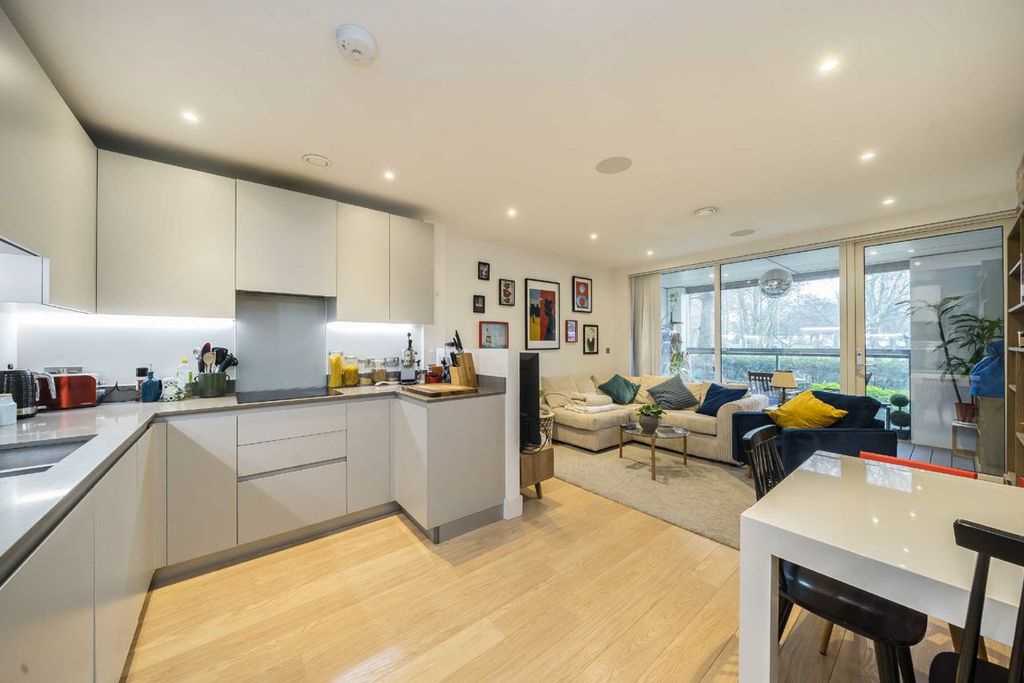 Property photo 2 of 7