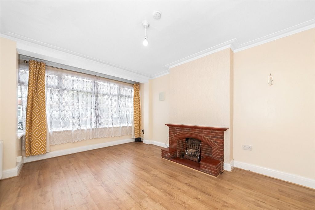 Property photo 2 of 16 Picture No. 03