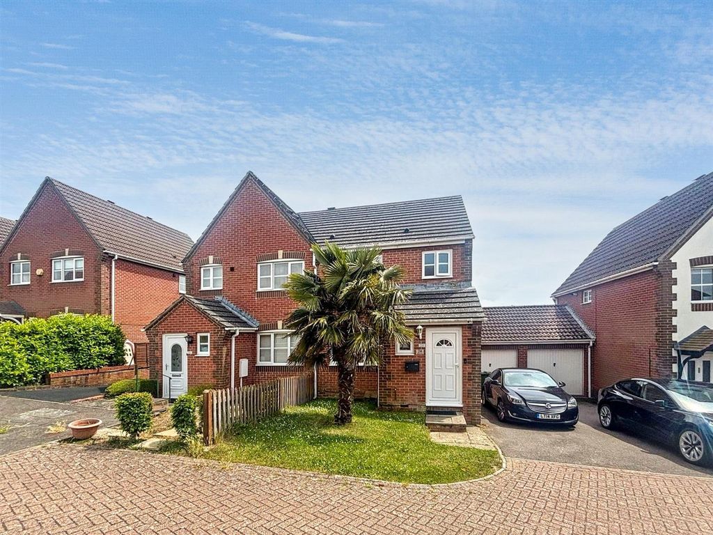 Property photo 1 of 14 Eden Close.Jpg